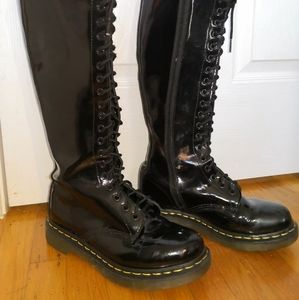 🌟Knee high Dr. Marten boots 🌟